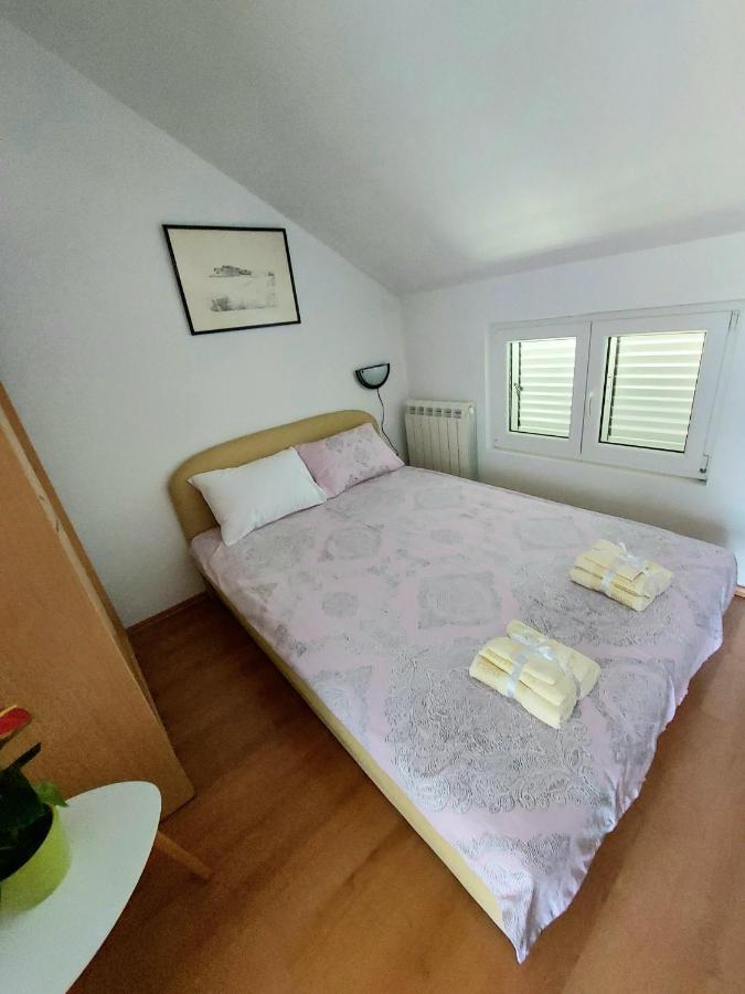 Apartman - Dobrota Sun Kotor Exteriör bild